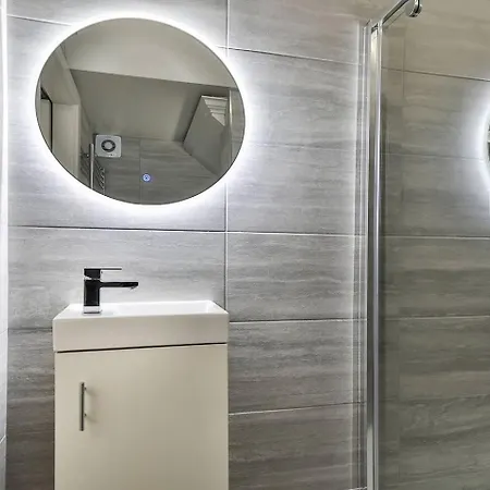 Apart-hotel Spacious, Modern 2 Bed With Ensuites Sheffield